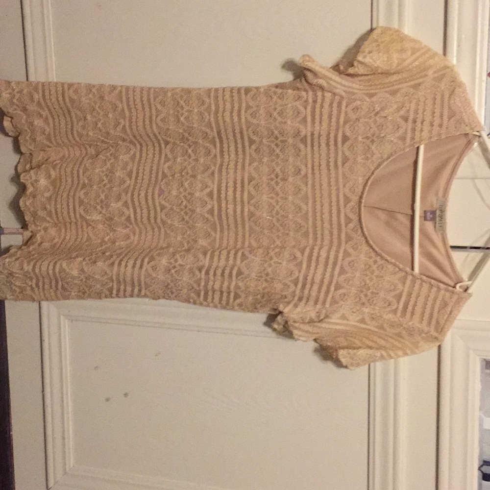 Light gold laced shirt